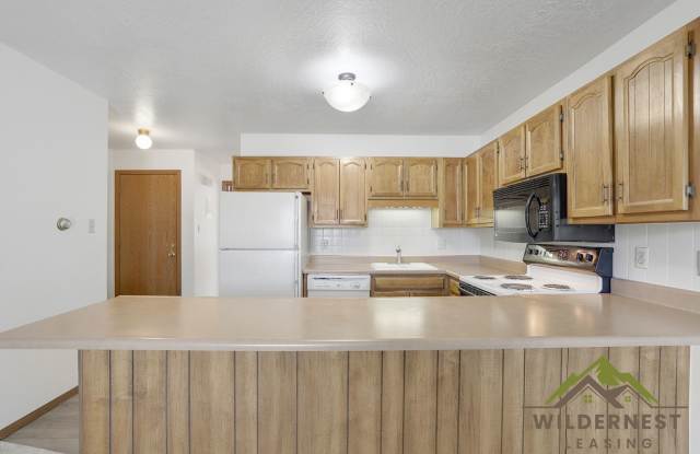 Dillon Valley West Condo-New paint/Flooring- 1 Bedroom/1 Bath w/Clubhouse photos photos