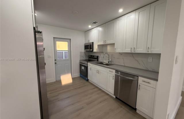 3610 SW 25th Ter photos photos