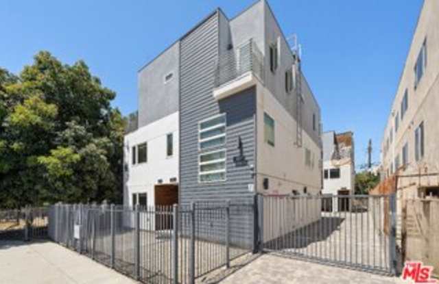 6119 Fountain Avenue Gallery 2