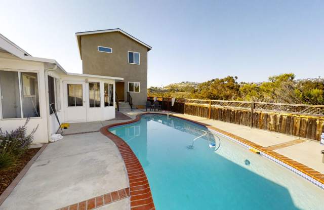 4BD/2BA, POOL!! Gallery 1