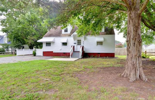 606 Yorktown Road - 606 Yorktown Road, Newport News, VA 23603
