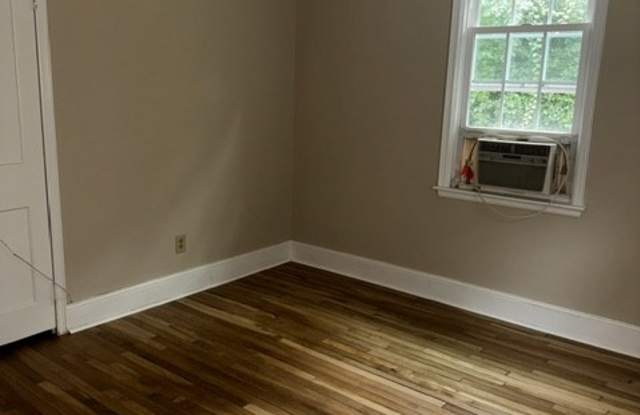 802 Burroughs Street - D Gallery 4