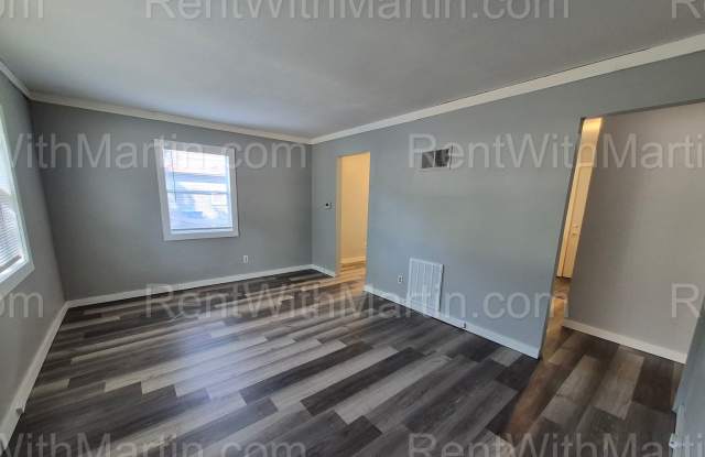 FOR RENT- 1212 Lincoln *Newly Remodeled!* Gallery 4