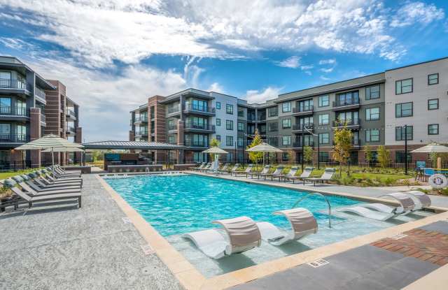 Starling at Bridgeland photos photos