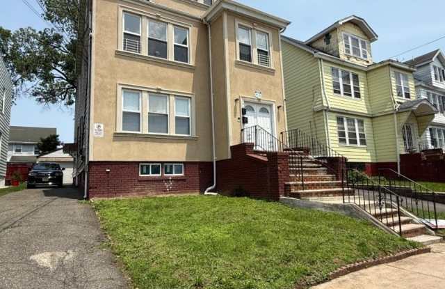 139 Grumman Ave photos photos