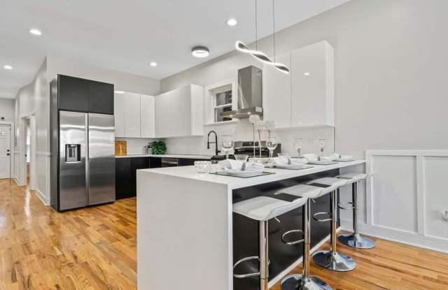 6613 S Langley Avenue Gallery 2