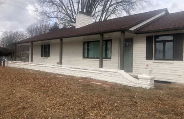 7146 Parallel Pkwy - 7146 Parallel Parkway, Kansas City, KS 66109