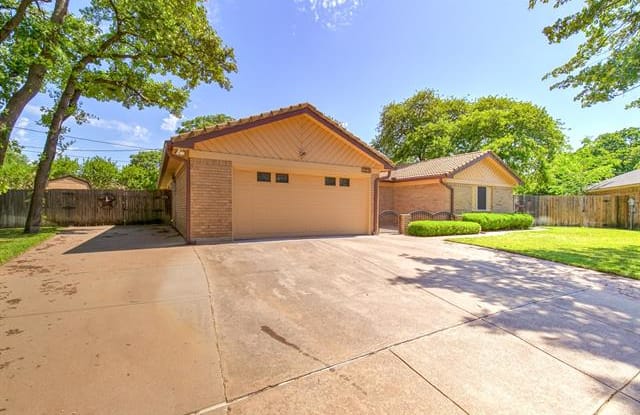 3809 Helmsford Drive - 3809 Helmsford Drive, Arlington, TX 76016