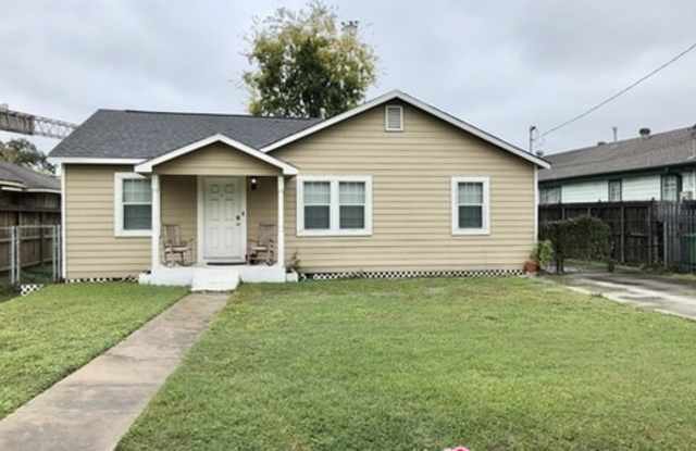 2417 Woodard St - 2417 Woodard Street, Houston, TX 77026