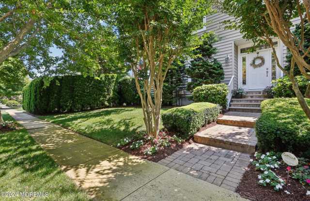 317 Worthington Avenue Gallery 2