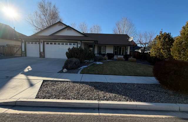 3 bedroom, 2 bathroom house in Gardnerville photos photos