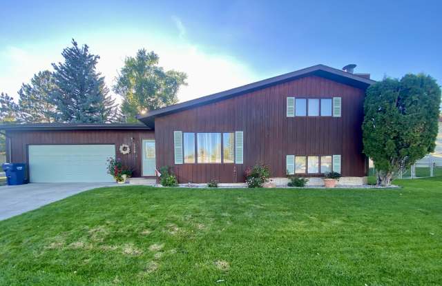 2420 Fox Farm Rd - 2420 Fox Farm Road, Great Falls, MT 59404