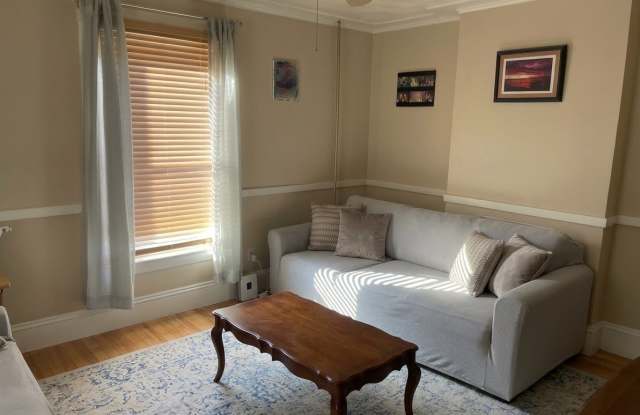 14 Swan Place Gallery 1
