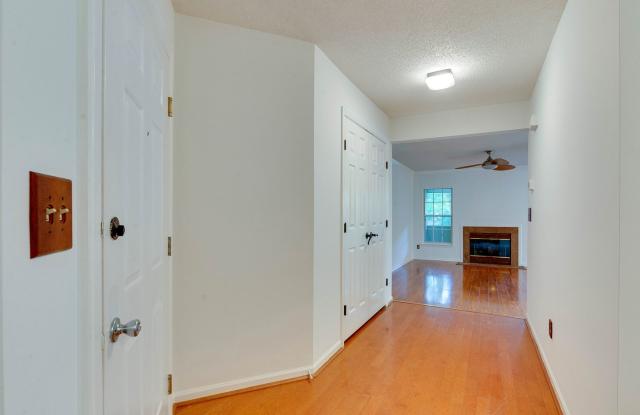 Amenity rich water front condo ready for move in! Gallery 4