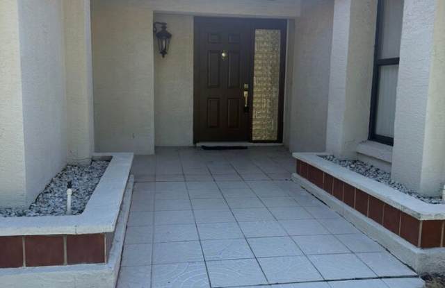 8102 Ibiza Court South Gallery 3