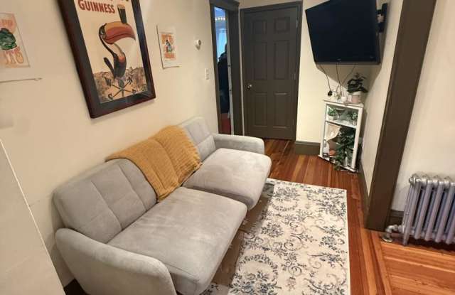 352 Main St. Gallery 3