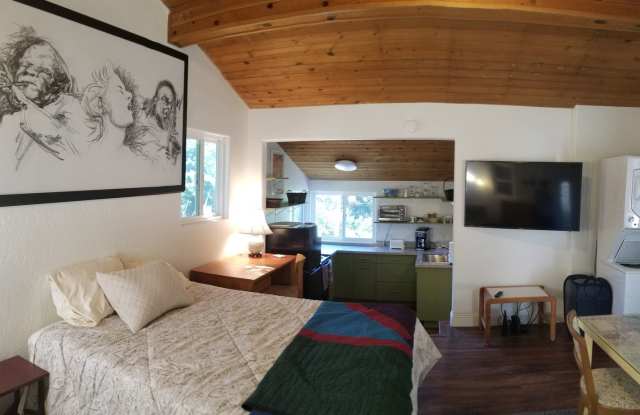 1525 Bayview Heights Drive Gallery 2