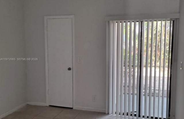 2544 Riverside Dr photos photos