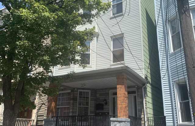 210 MAPLE ST photos photos
