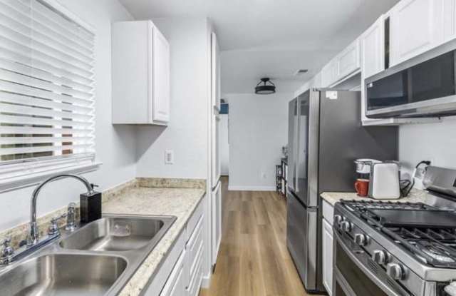 1867 Cherokee Dr Unit 1 Gallery 2