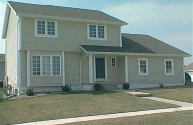 617 Deer Run Drive Northeast - 617 Deer Run Drive Northeast, Cedar Rapids, IA 52402
