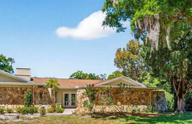 2111 PADDOCK CIRCLE photos photos