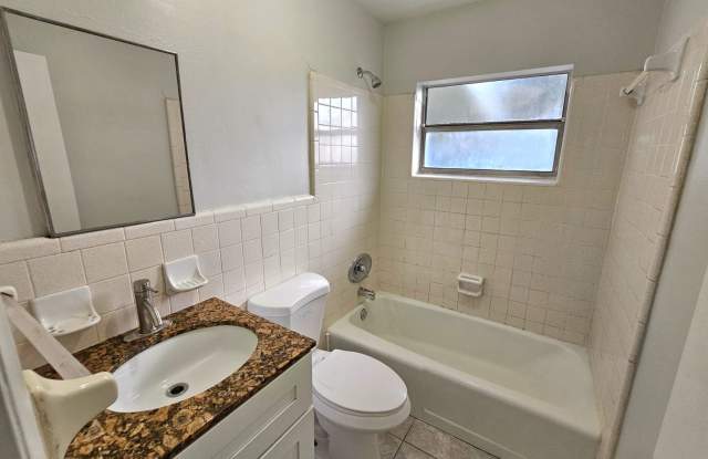 2584 Seneca Ave photos photos