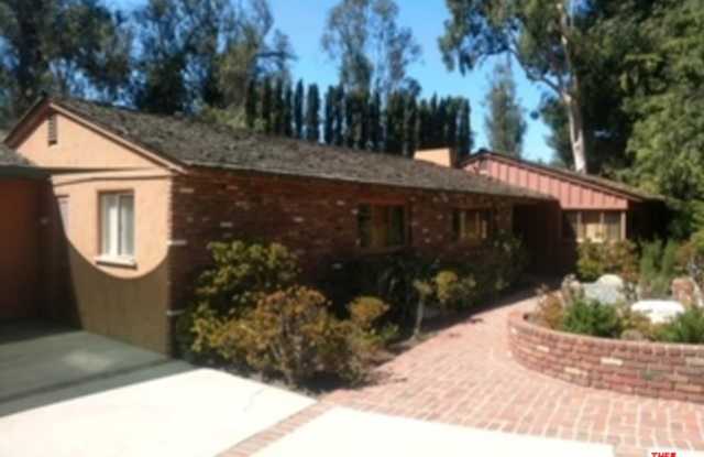 1055 Carolyn Way - 1055 Carolyn Way, Beverly Hills, CA 90210