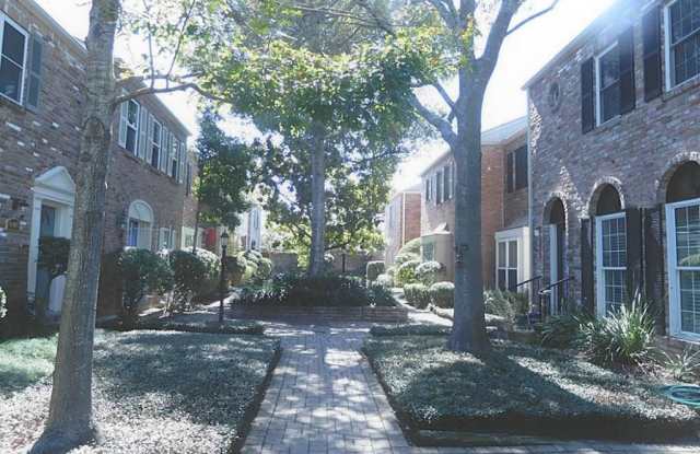 6425 Burgoyne Road Gallery 2