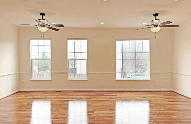 21763 Oakville Terrace Gallery 3