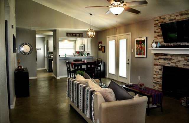 298 W Corporate Drive Gallery 2