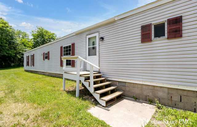 Freshly Renovated 2 Bed, 2 Bath Home on Acreage – Peaceful Country Living! photos photos
