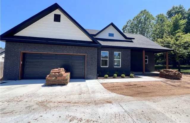 New Beginnings Start At AMRR: Luxury 4 Bedroom Home In Fayetteville photos photos
