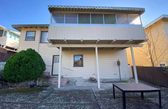 Advent- Large Urban Home W/ Low Deposit, Beautiful Backyard  Garage! - 5763 Yale Avenue, East Richmond Heights, CA 94805