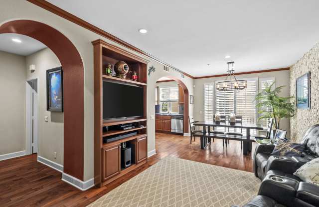 4449 Owens Street - 105 photos photos
