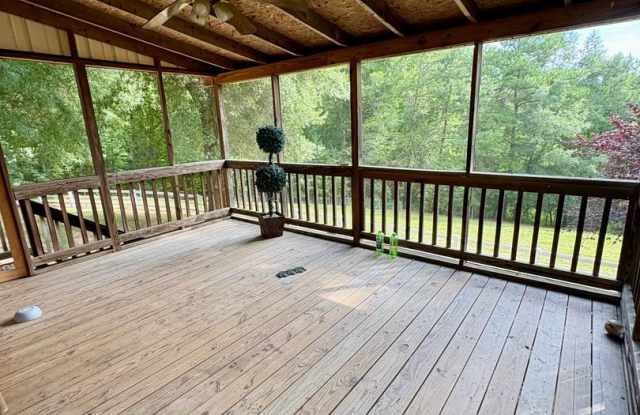 3 Bedrooms | 2 Bathrooms | $1,600/Month | $1,600 Security Deposit Gallery 3