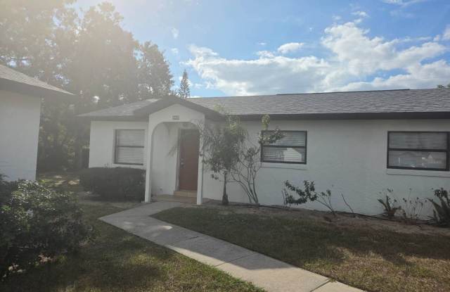 449 Las Palmas Cir - 449 Las Palmas Circle, Avon Park, FL 33825