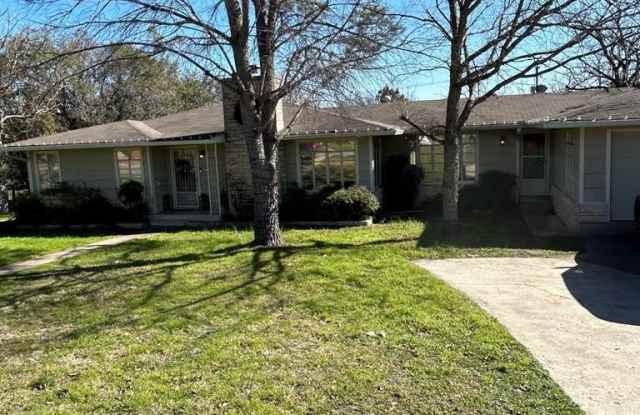 709 Bluebell Rd - 709 Bluebell Road, Kerrville, TX 78028 709 Bluebell Rd - 709 Bluebell Road, Kerrville, TX 78028