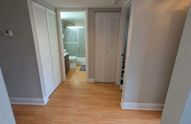 Fairview Vista Point 2 Bed / 2 Bath Gallery 3