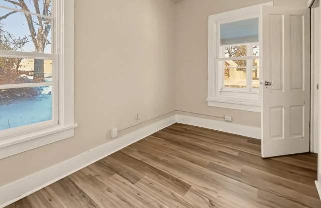 2 Bedroom House Gallery 3