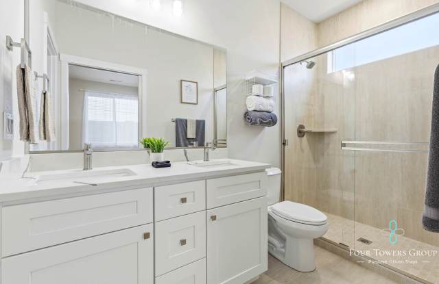 1205 Northeast Emerald Drive photos photos