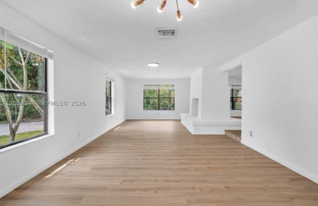 5096 SW 28th Ter Gallery 2