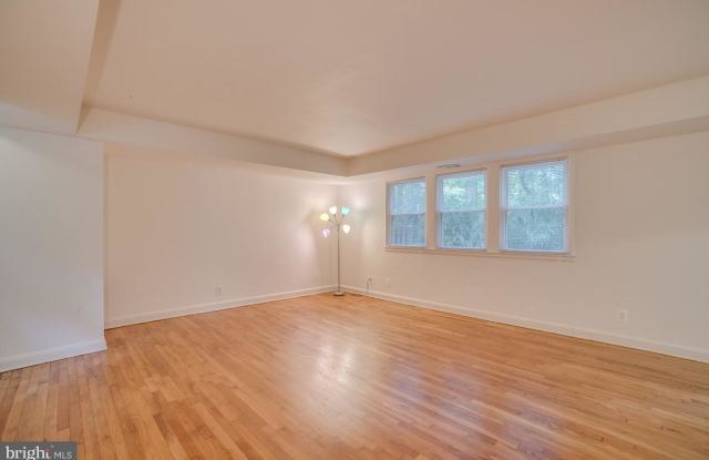 8544 MANCHESTER ROAD Gallery 4