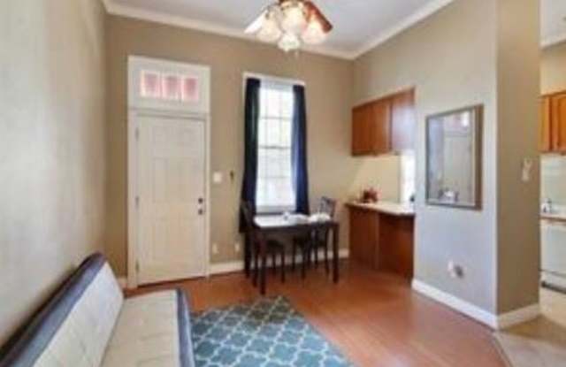 1027 Austerlitz St. Gallery 4