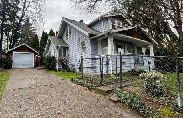8736 SE 28th Ave - 8736 Southeast 28th Avenue, Milwaukie, OR 97222
