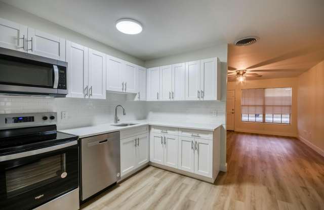 2319 NE Rustic Way Gallery 3