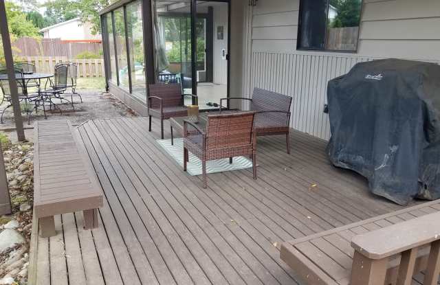 Short Term! 3 Bedroom East Bremerton Home! Gallery 4