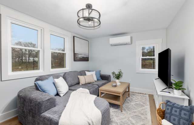 1836 Lakeshore Drive - 2 photos photos