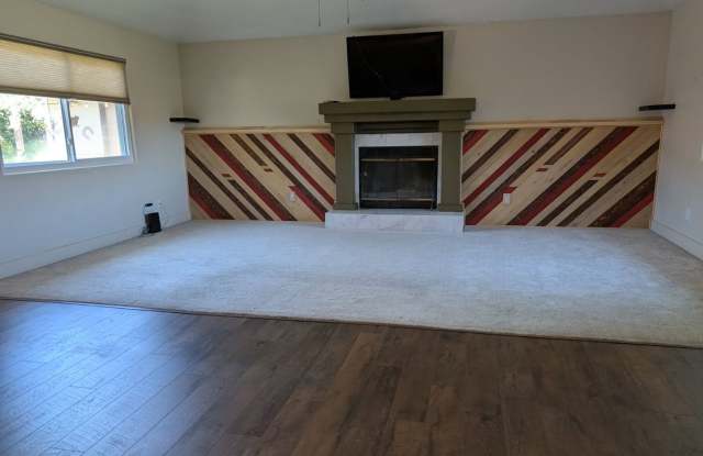 3 Bedroom Home In Great Location! Gallery 3