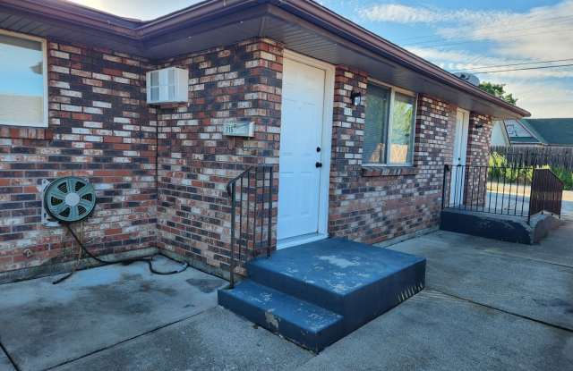 Cute 2 Bedroom 1 Bathroom Near Northtown Mall photos photos